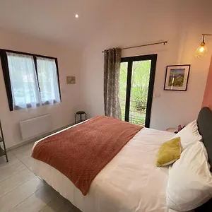 2 à 4 Personnes, Pause Au Appartement
